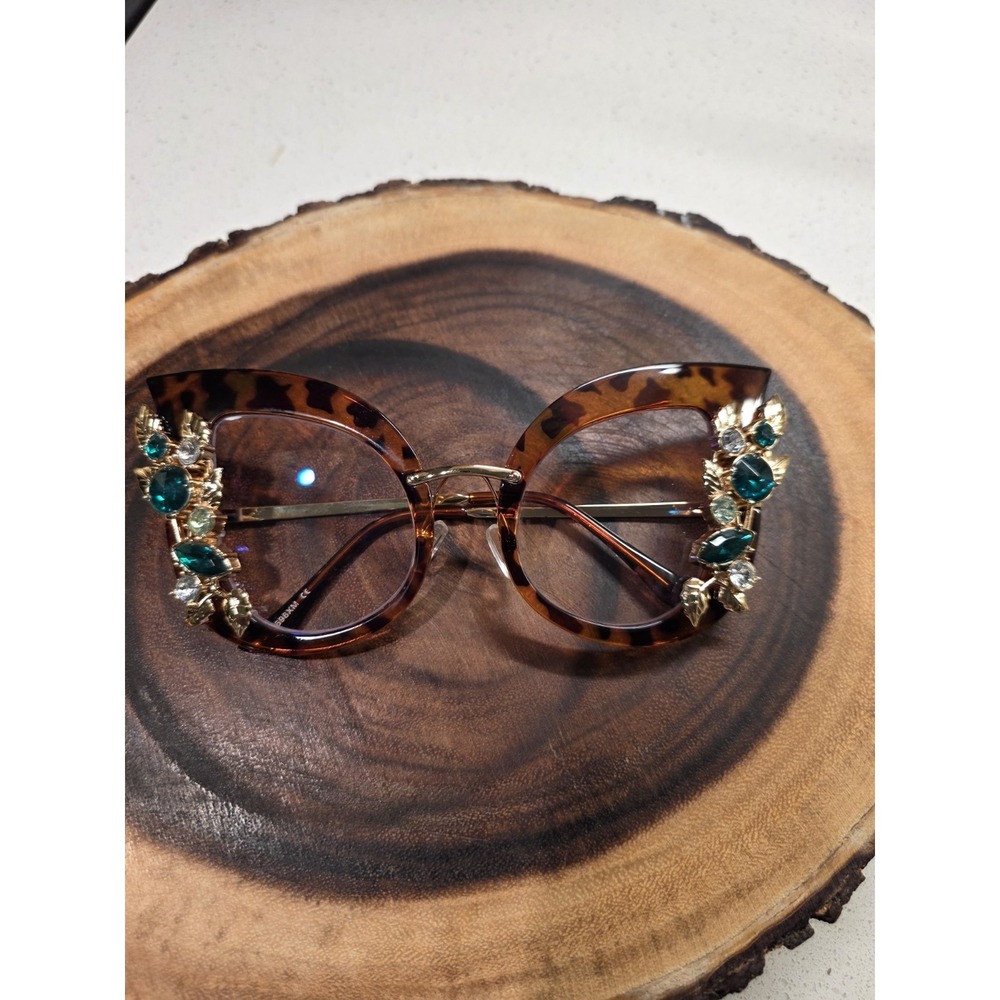 Vintage Style Oversized Jeweled Rhinestone Butterfly Shaped Sunglasses NWOT - Picture 10 of 12